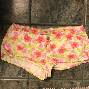Hollister floral shorts